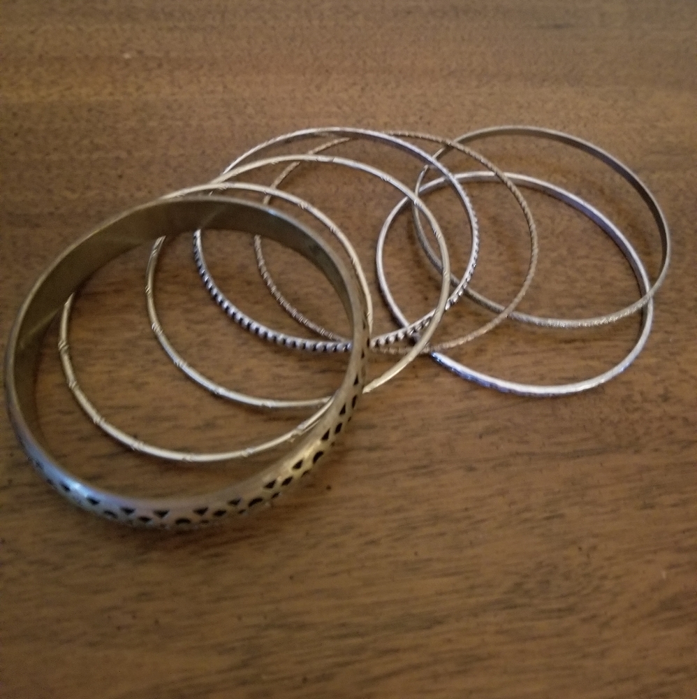 Bundle of (7) Bracelets